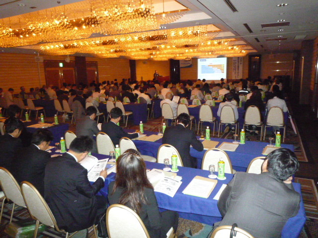 最後列２列　会員企業の席